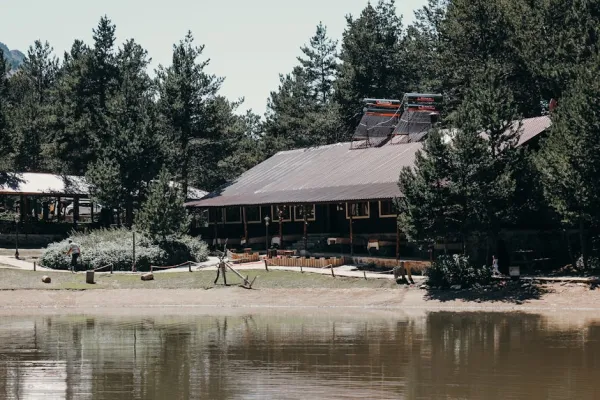 Linger Lodge Restaurant & Campground