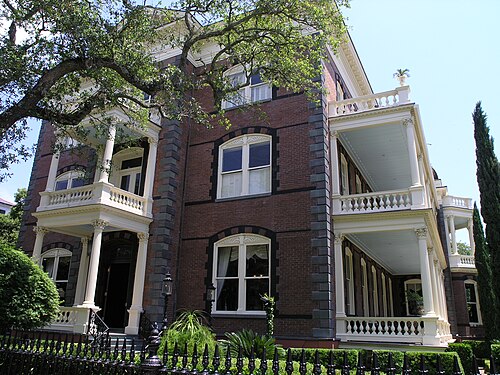 Calhoun Mansion