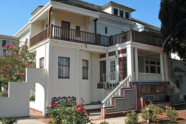 Casa Peralta