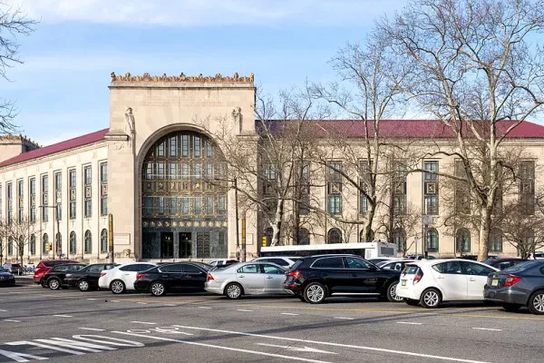 Ruth and Raymond G. Perelman Building