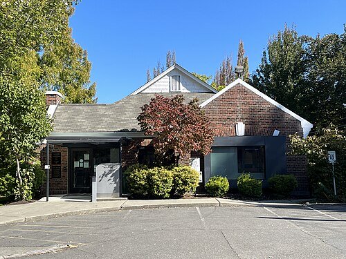 Photo of Seattle Public Library - Madrona-Sally Goldmark Branch