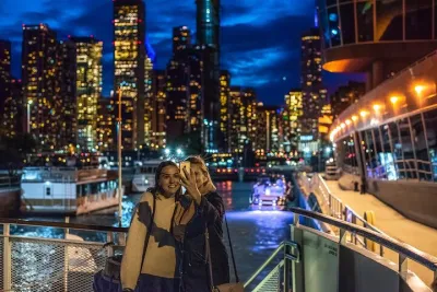 Chicago River 45-Minute Architecture Tour from Magnificent Mile