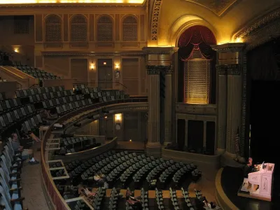 Hawaii Symphony Orchestra: JoAnn Falletta - Beethoven's Triple