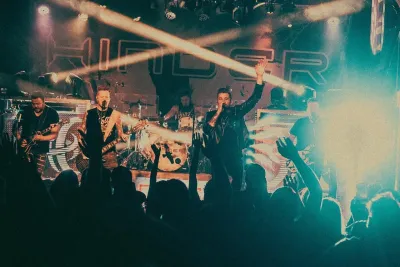Hinder