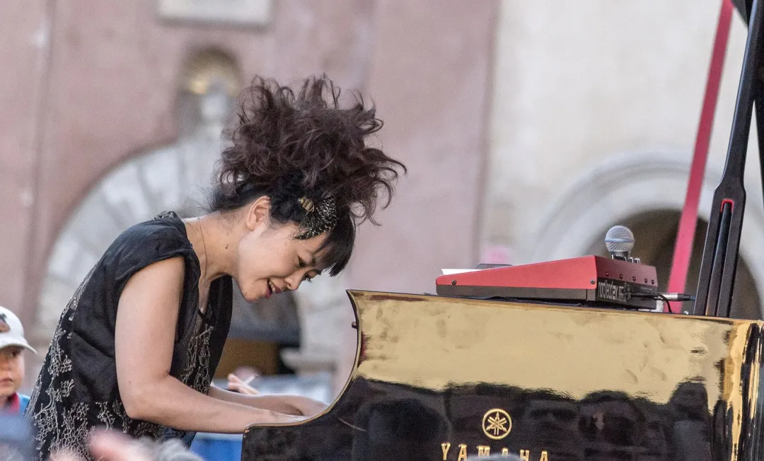 Hiromi Tickets and Info