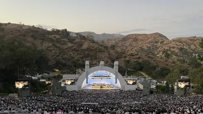 Los Angeles Philharmonic: Roberto Gonzalez-Monjas - Mozart & Brahms