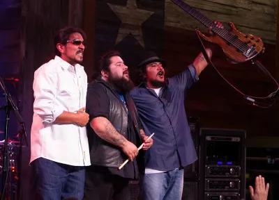 Los Lonely Boys