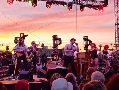 Low Cut Connie