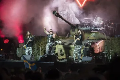 Sabaton, Pop Evil & Wings of Steel