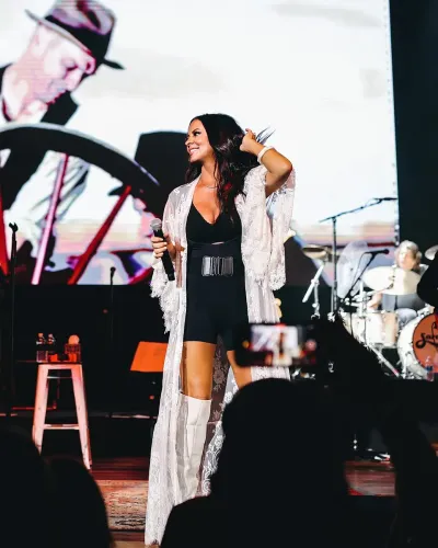 Sara Evans