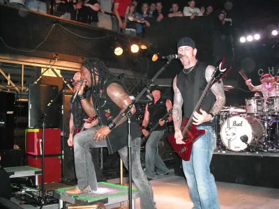 Sevendust & Theory of a Deadman