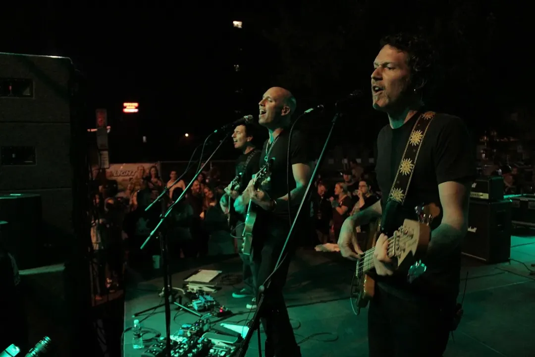 Vertical Horizon & Tonic