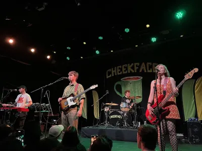 Cheekface