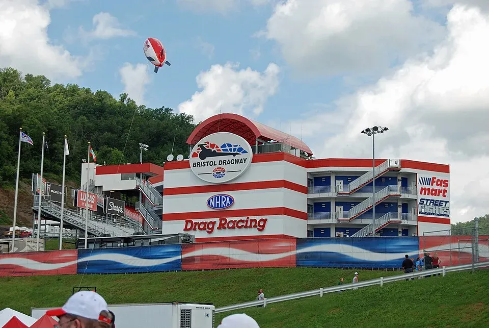 Bristol Dragway, Bristol