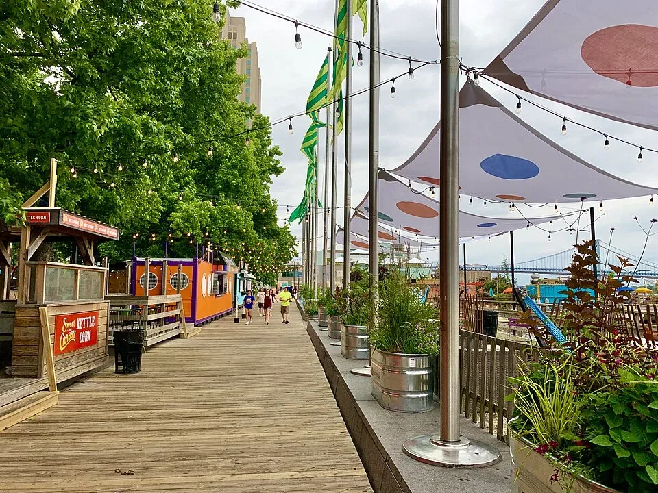 Spruce Street Harbor Park, Philadelphia