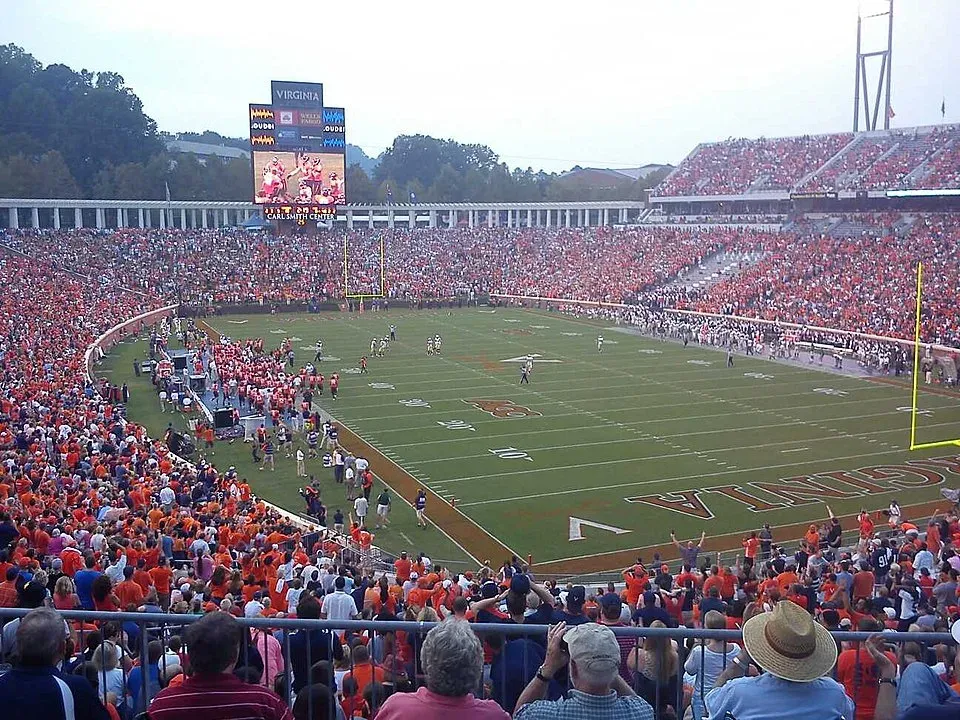 Scott Stadium, Charlottesville