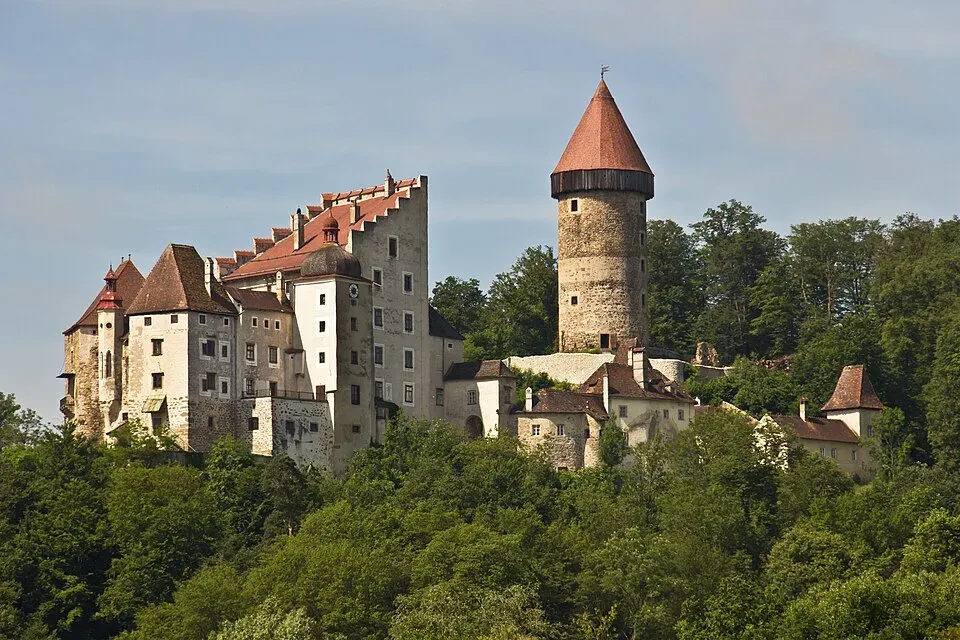 Burg Clam, Linz