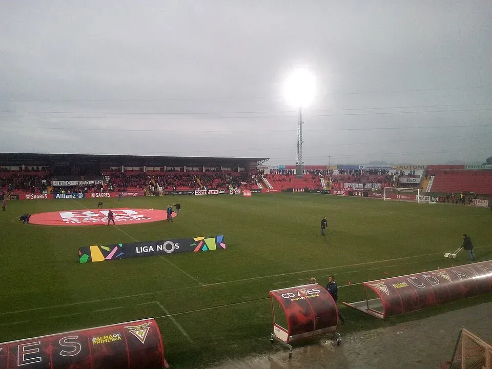 Estadio do CD Aves, Aves