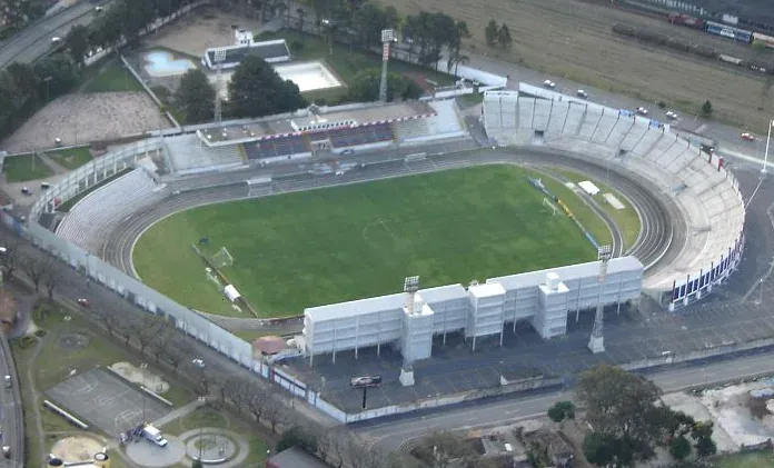Estadio Durival Britto, Curitiba