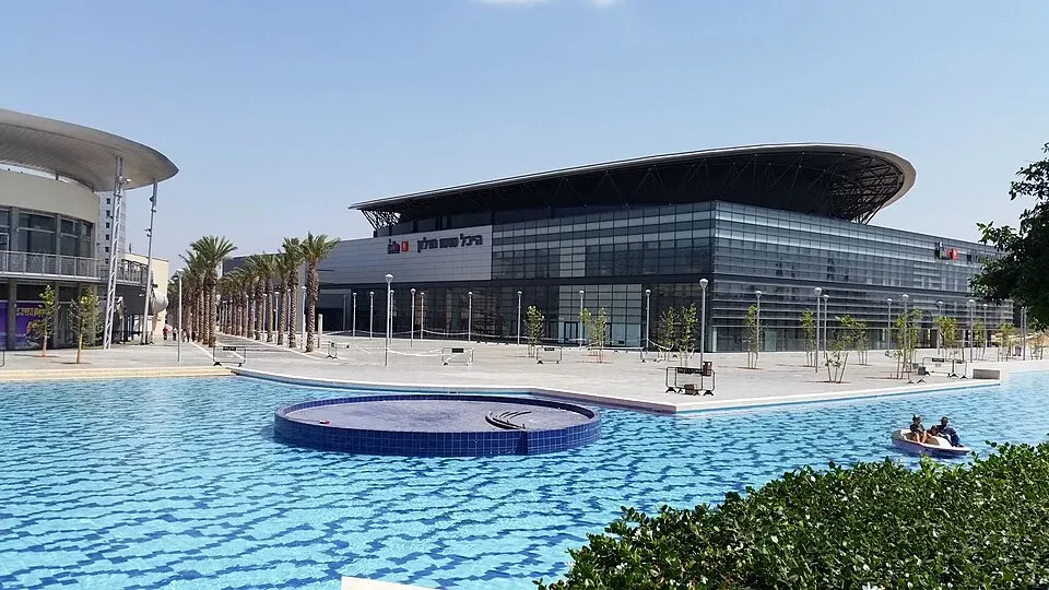 Holon Toto Hall, Holon