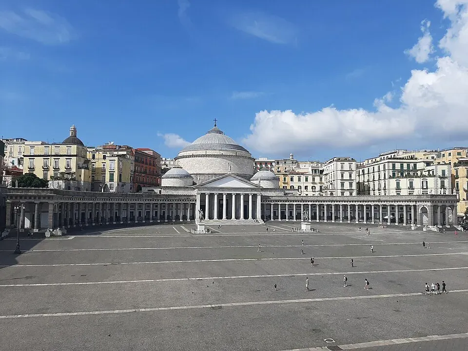 Piazza del Plebiscito, Naples