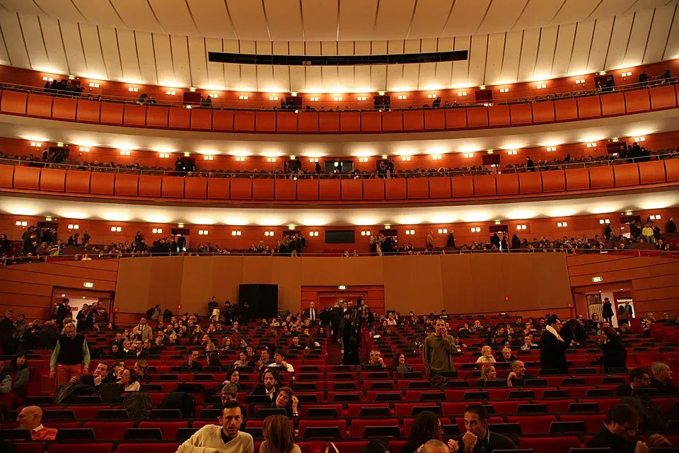 Teatro degli Arcimboldi, Milan
