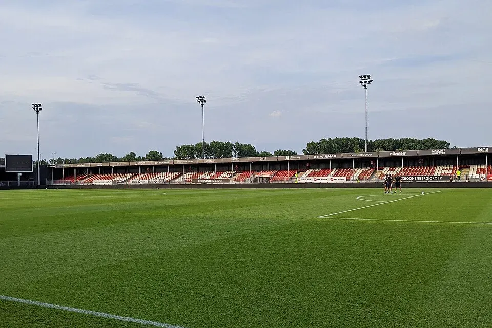 Yanmar Stadion, Almere