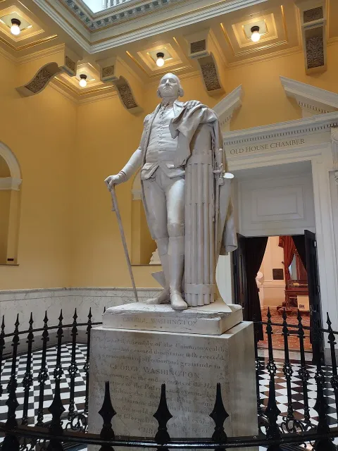 Photo of George Washington Statue