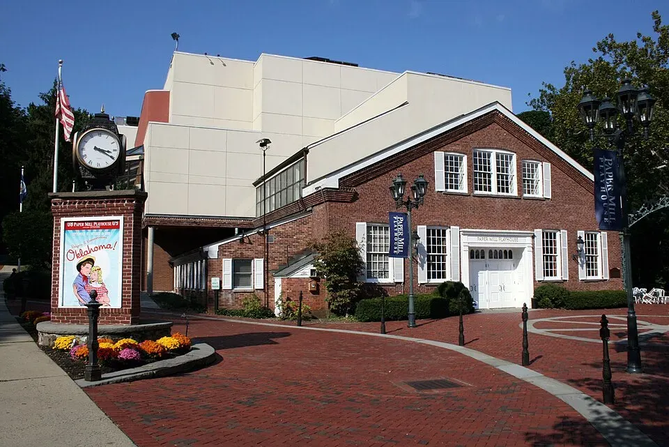 Paper Mill Playhouse, Millburn