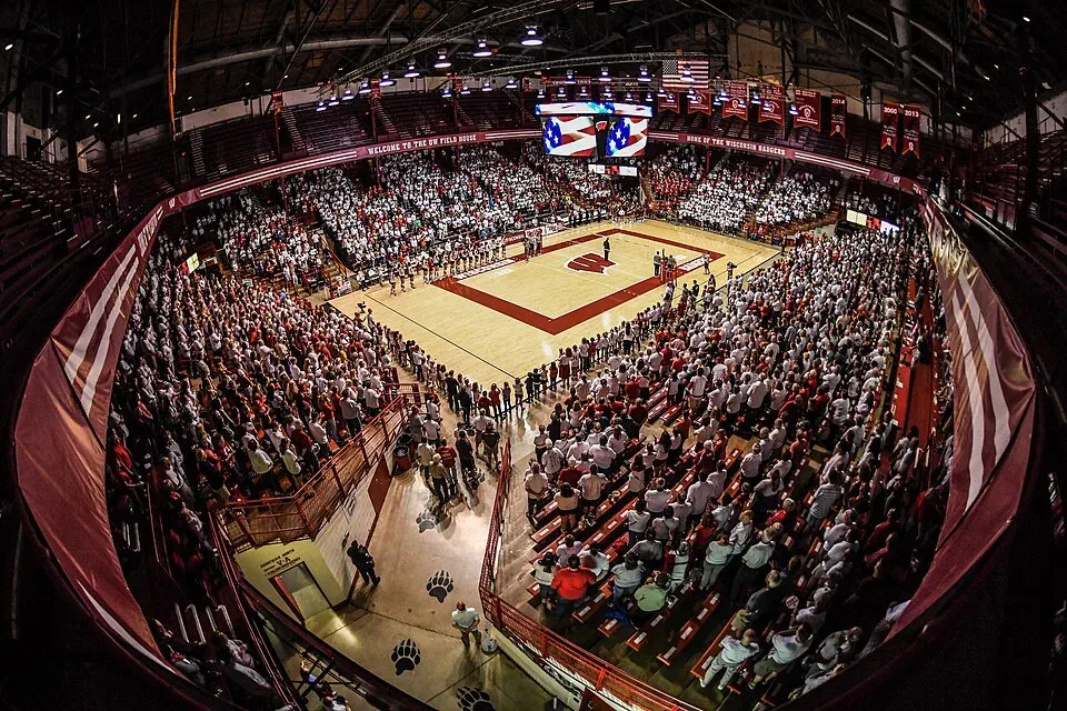 Wisconsin Badgers Alumni Game Tickets and Info