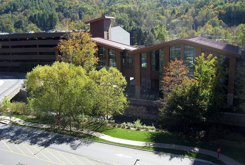Harrah's Cherokee Resort Event Center, Cherokee