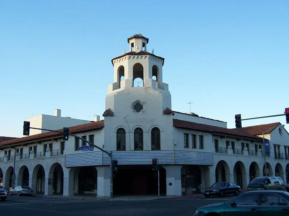 Fox Performing Arts Center, Riverside