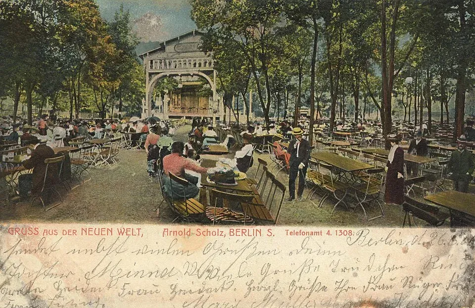 Huxleys Neue Welt, Berlin