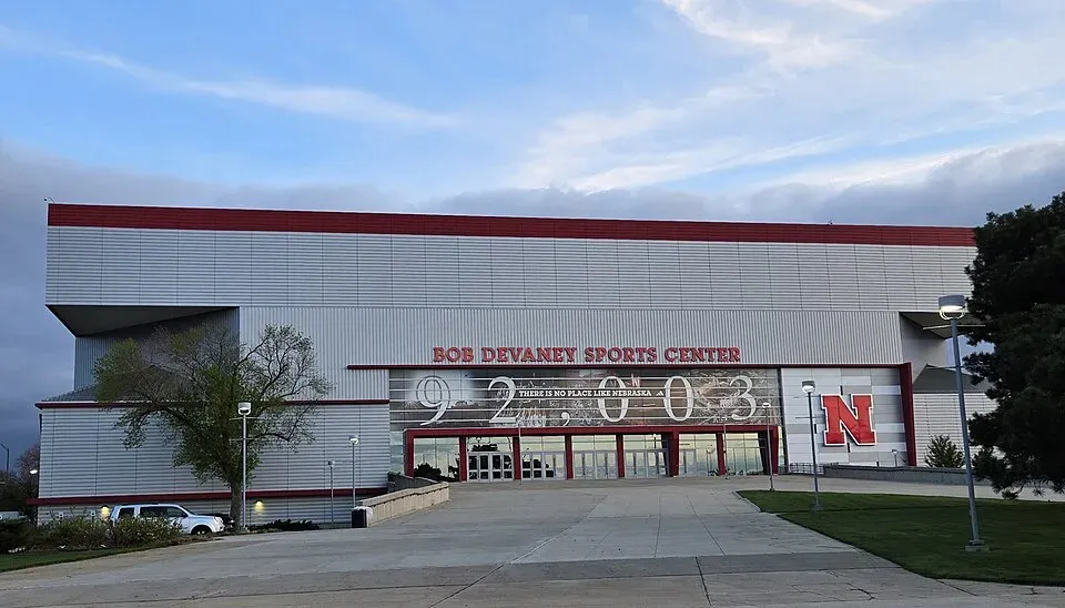 Bob Devaney Sports Center, Lincoln
