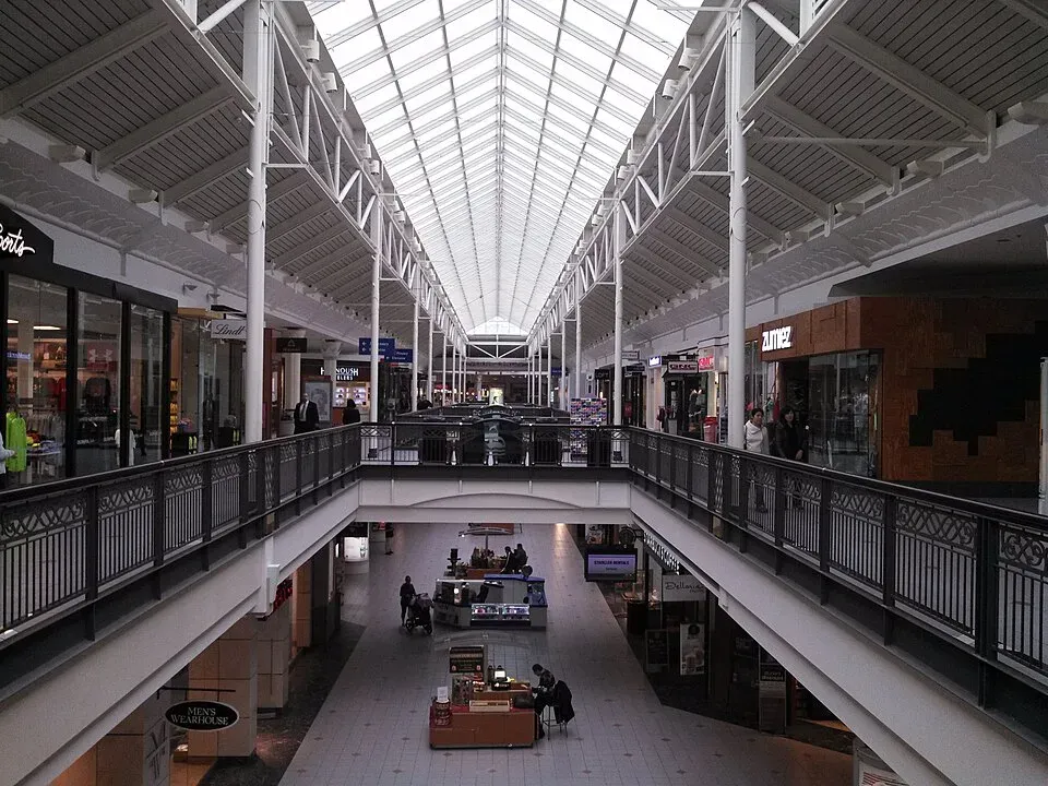 Solomon Pond Mall, Marlborough