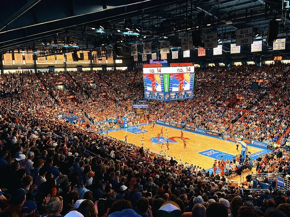 Allen Fieldhouse, Lawrence