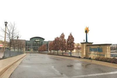 Twelve Mile Crossing at Fountain Walk