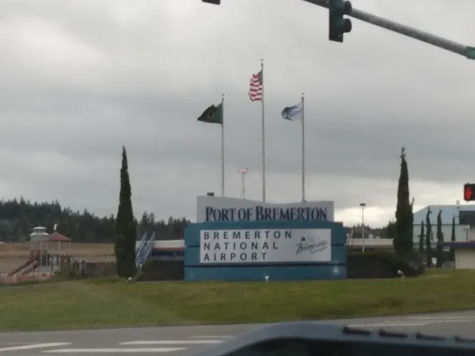 Bremerton National Airport, Bremerton