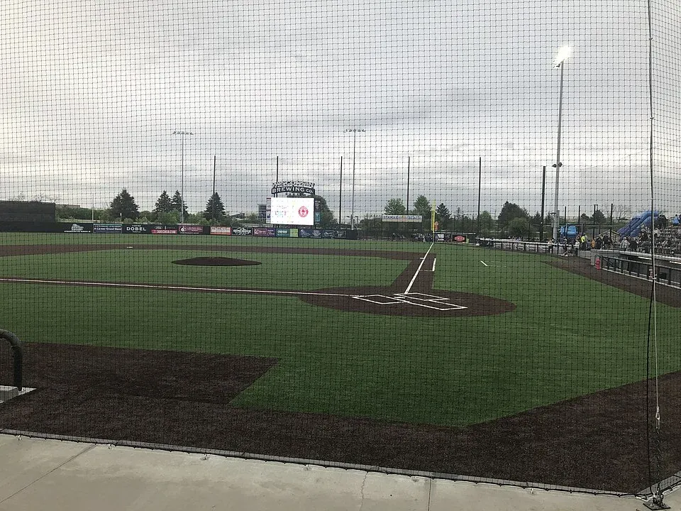 Lake Country DockHounds vs. Sioux City Explorers Tickets and Info
