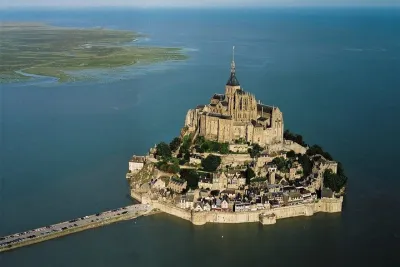 Private Guided Day Tour of Mont St-Michel from Paris
