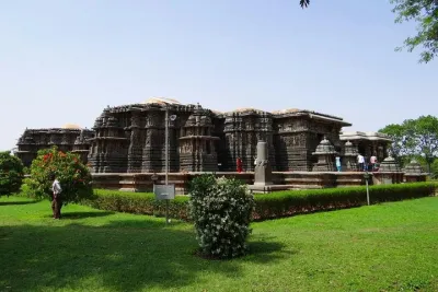 Private Day Trip from Bangalore to Belur, Halebid and Shravanabelagola