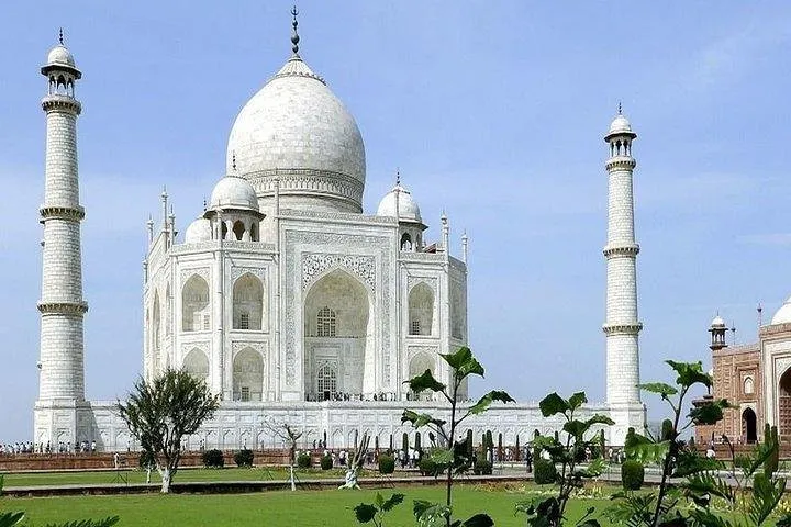 Transfer from Jaipur to Delhi with Tajmahal sight seeing