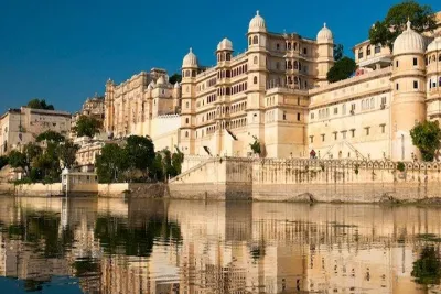 Smooth Departure Transfer by Car from Udaipur to Ahmadabad