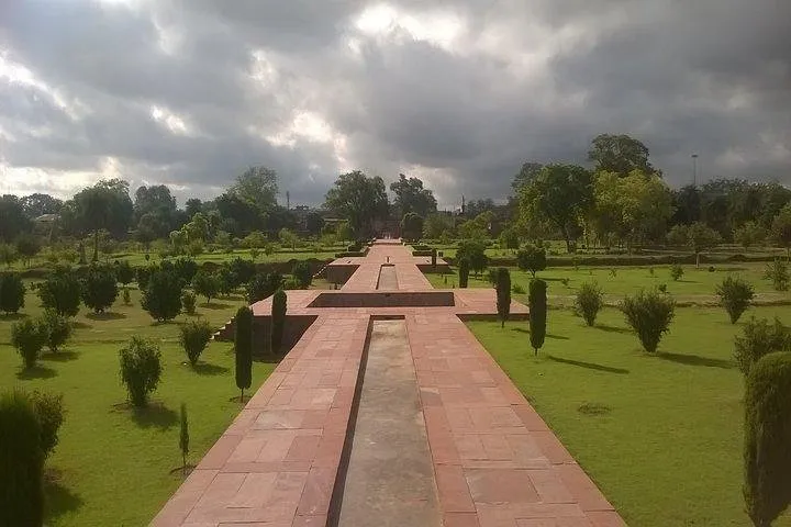Full Day Agra Tour With FatehPurSikri and More