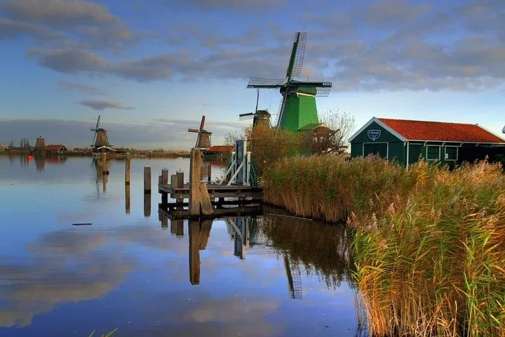 Zaanse Schans Windmills and Volendam Small-Group Tour from Amsterdam