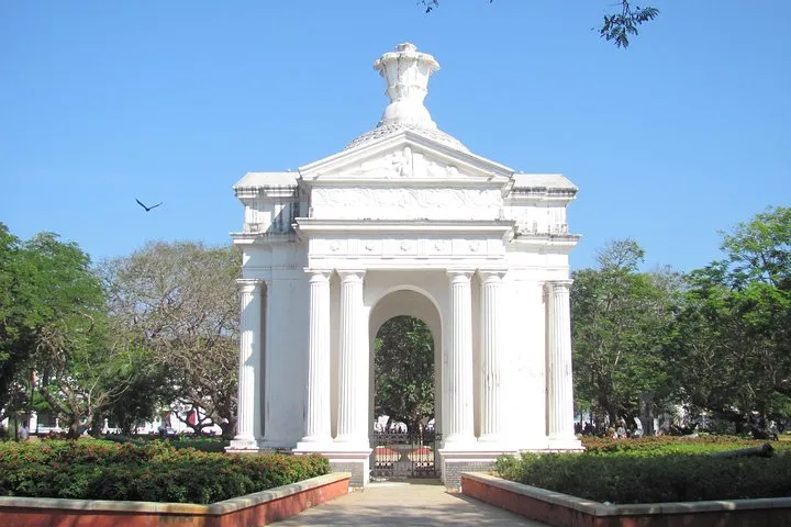 Private Pondicherry Tour with Auroville and Chennai Drop Off
