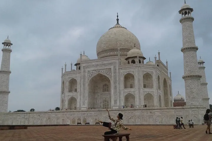One Day Exclusively Grand Tour of Taj Mahal from Delhi
