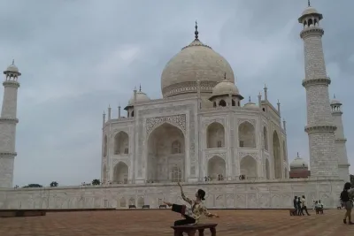 One Day Exclusively Grand Tour of Taj Mahal from Delhi
