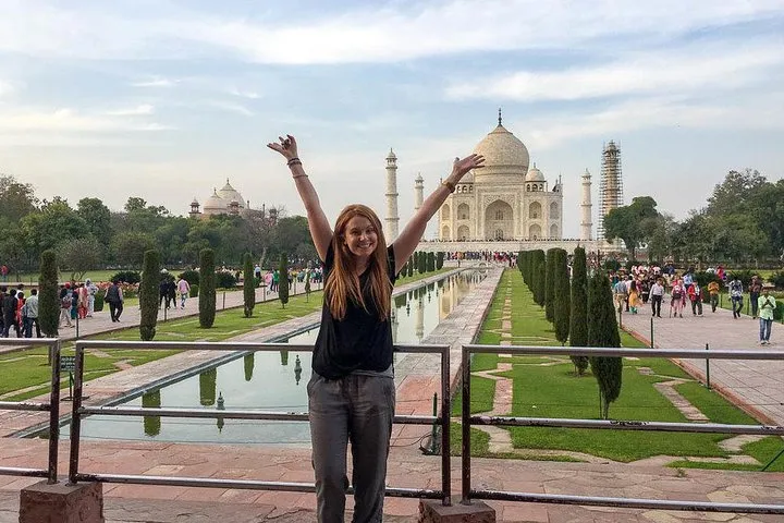 Taj Mahal Agra Tour By Train in one day return