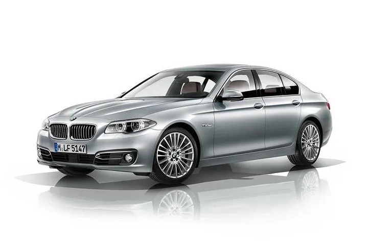 Luxury Agra day tour from Delhi by Mercedes Car
